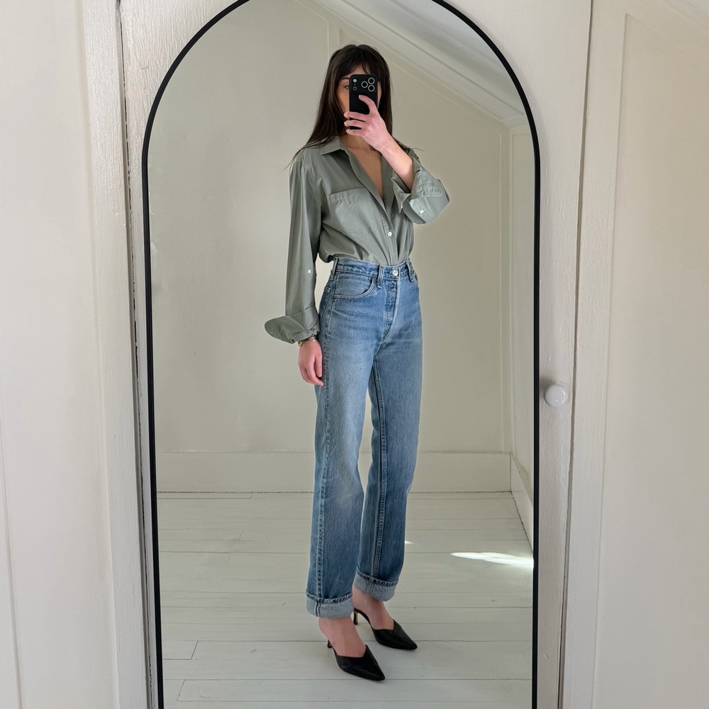 Citizens of Humanity Kayla Shrunken Poplin Button Down Shirt in Nova - Picture 4 of 12